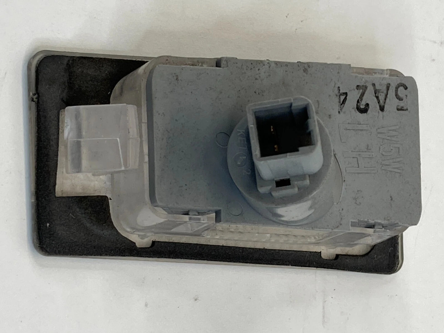 11 12 13 14 15 16 HYUNDAI ELANTRA REAR LEFT SIDE LICENSE PLATE LIGHT 92501-1M4
