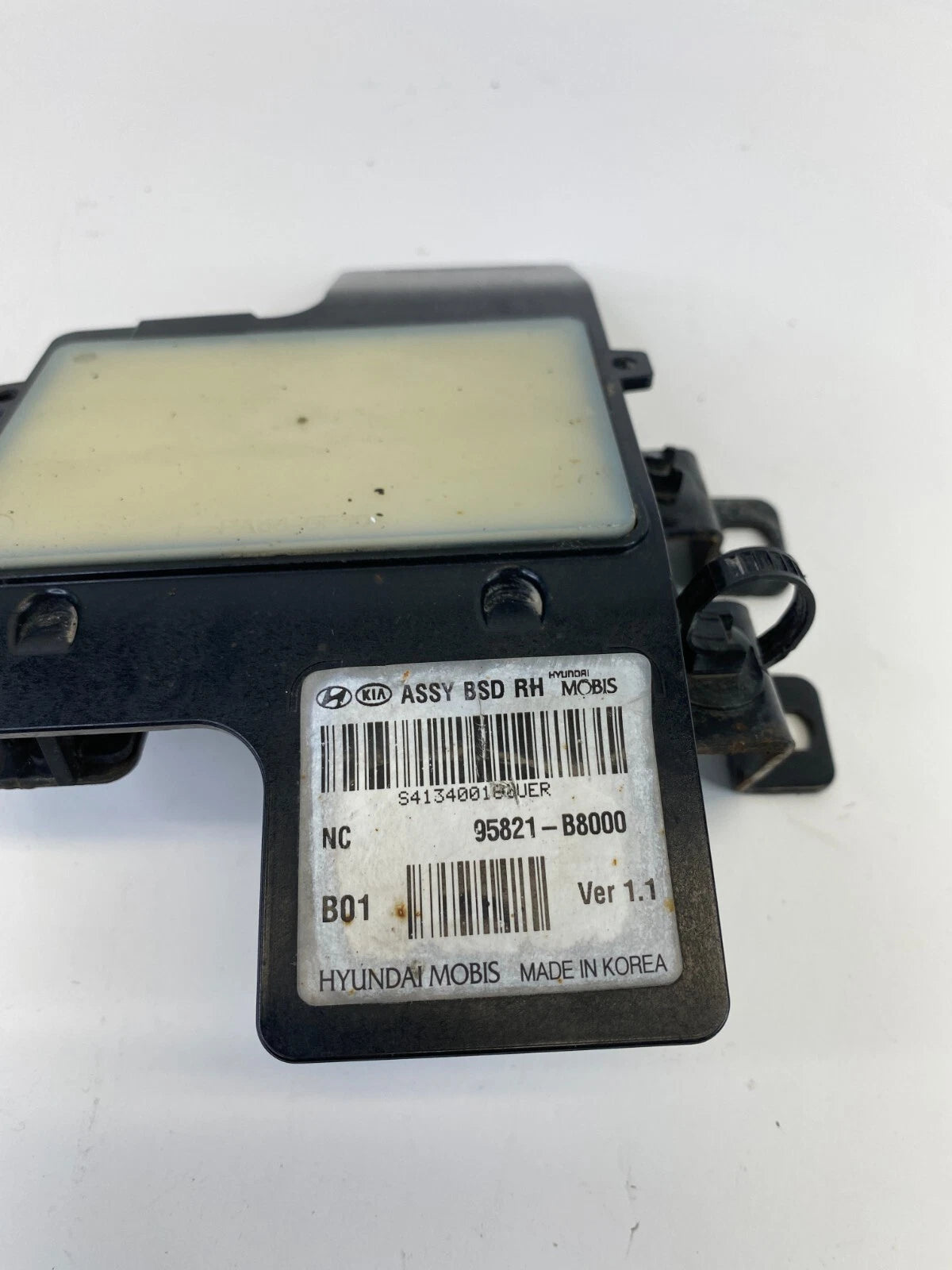 2013-2016 HYUNDAI SANTA FE RR BLIND SPOT DETECTION CONTROL MODULE 95821B8000 OEM