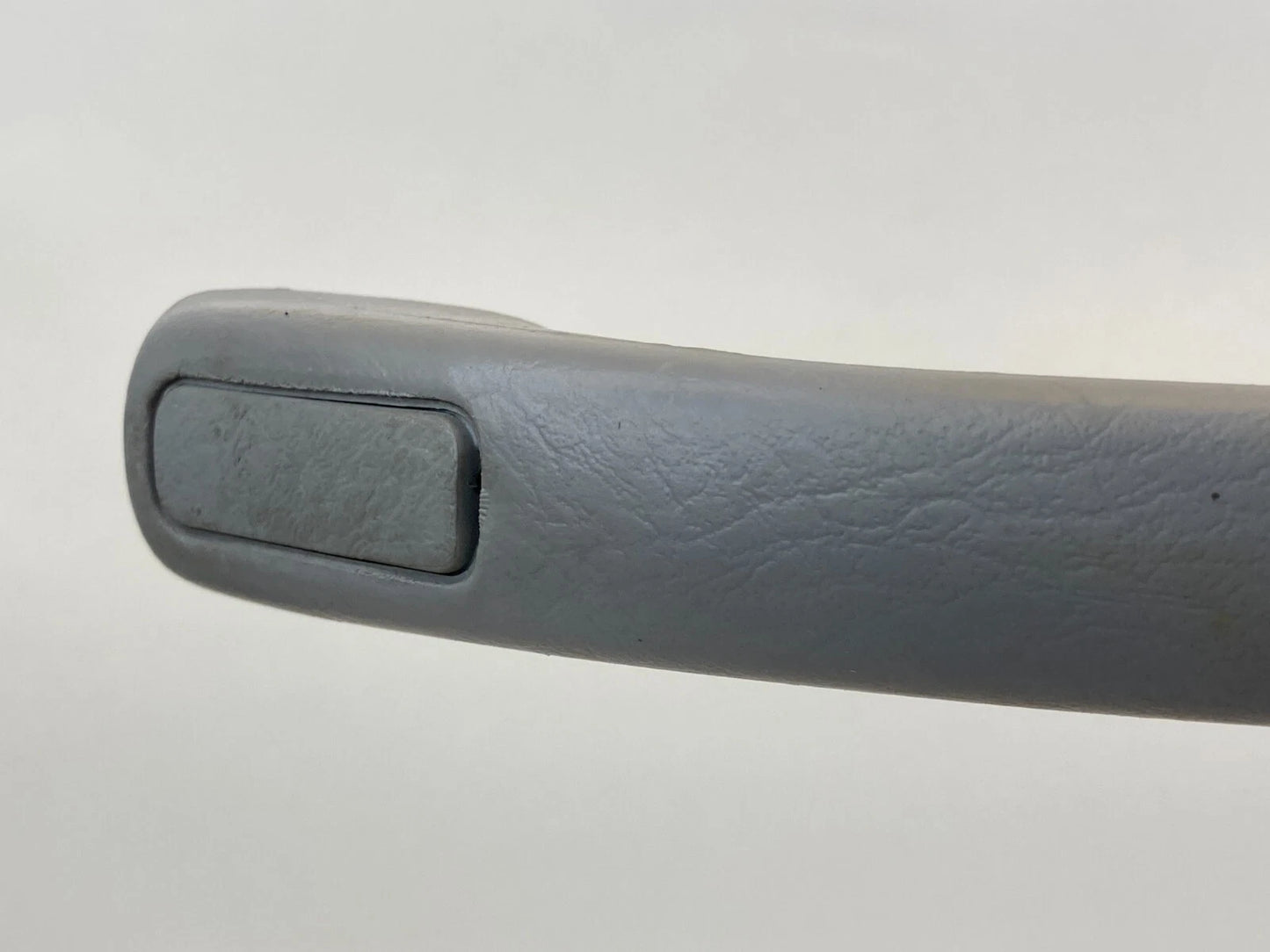 98-02 HONDA ACCORD SEDAN FRONT RH INSIDE ROOF SIDE GRAB HANDLE ASSIST GRAY OEM