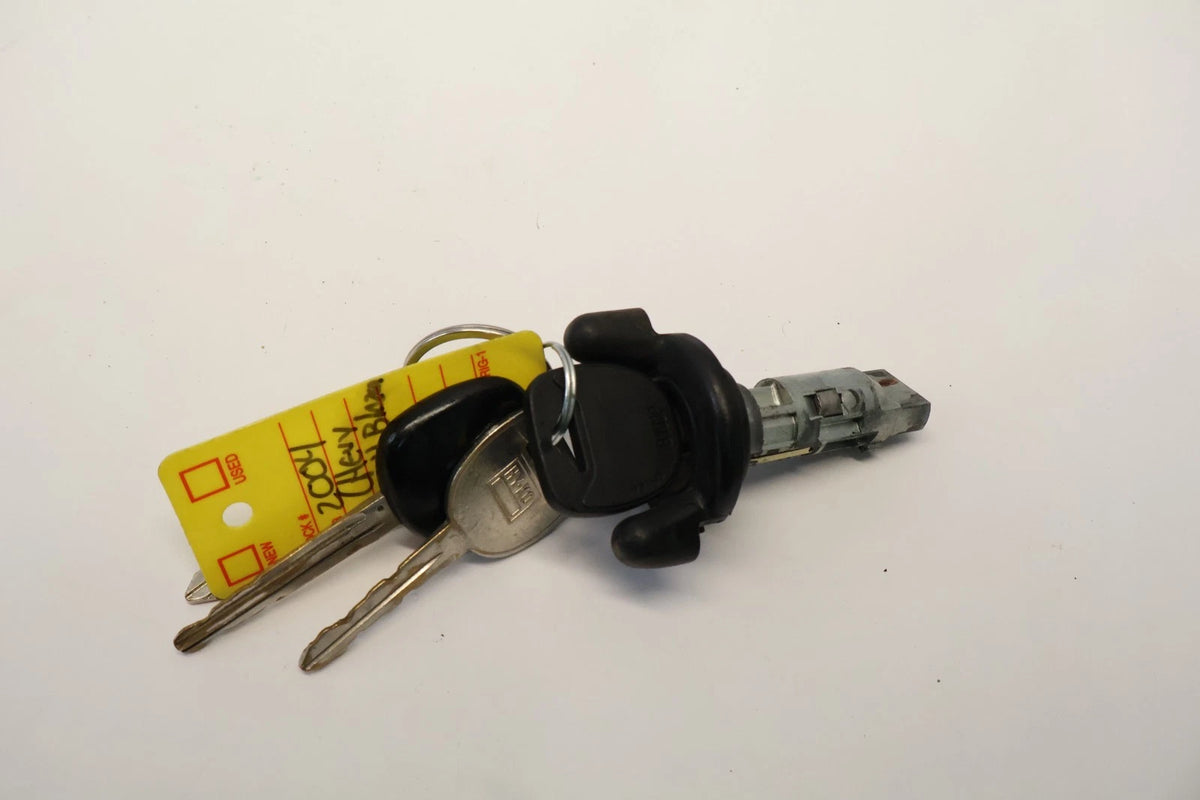 2002-2009 CHEVROLET TRAILBLAZER IGNITION SWITCH LOCK CYLINDER W/ KEY