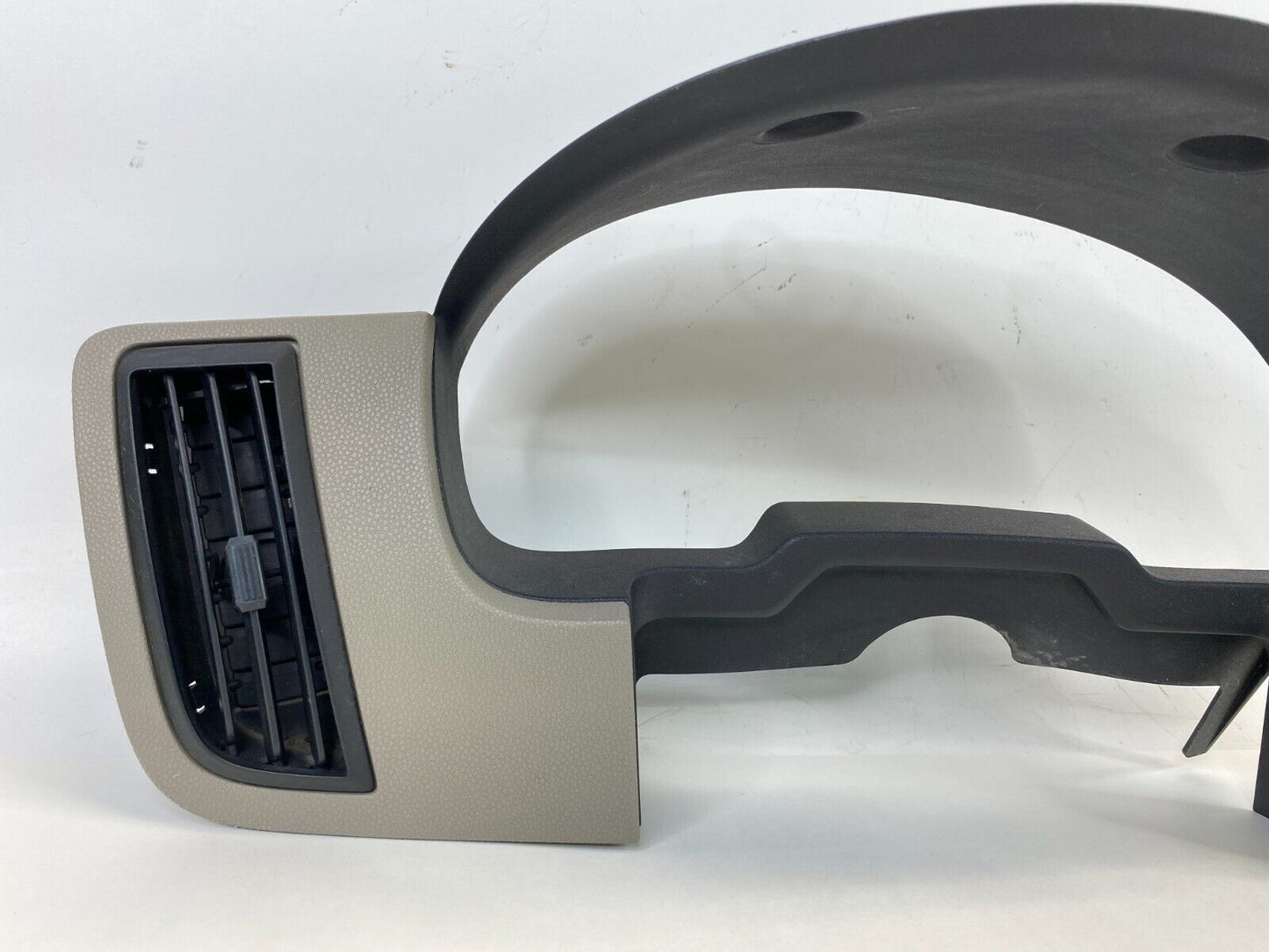 09-11 Ford Focus Speedometer Cluster Bezel Cover w/ Air Vent 8S43-54044D70 OEM