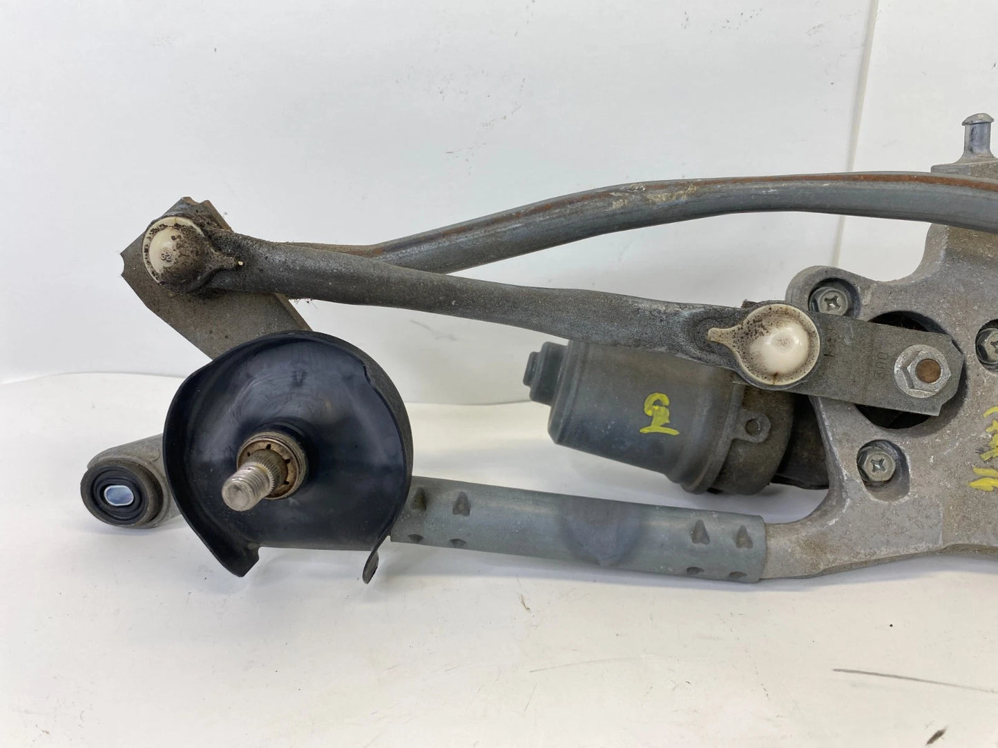 2014-2019 TOYOTA COROLLA FRONT WINDSHIELD WIPER MOTOR & LINKAGE 85110-02350 OEM