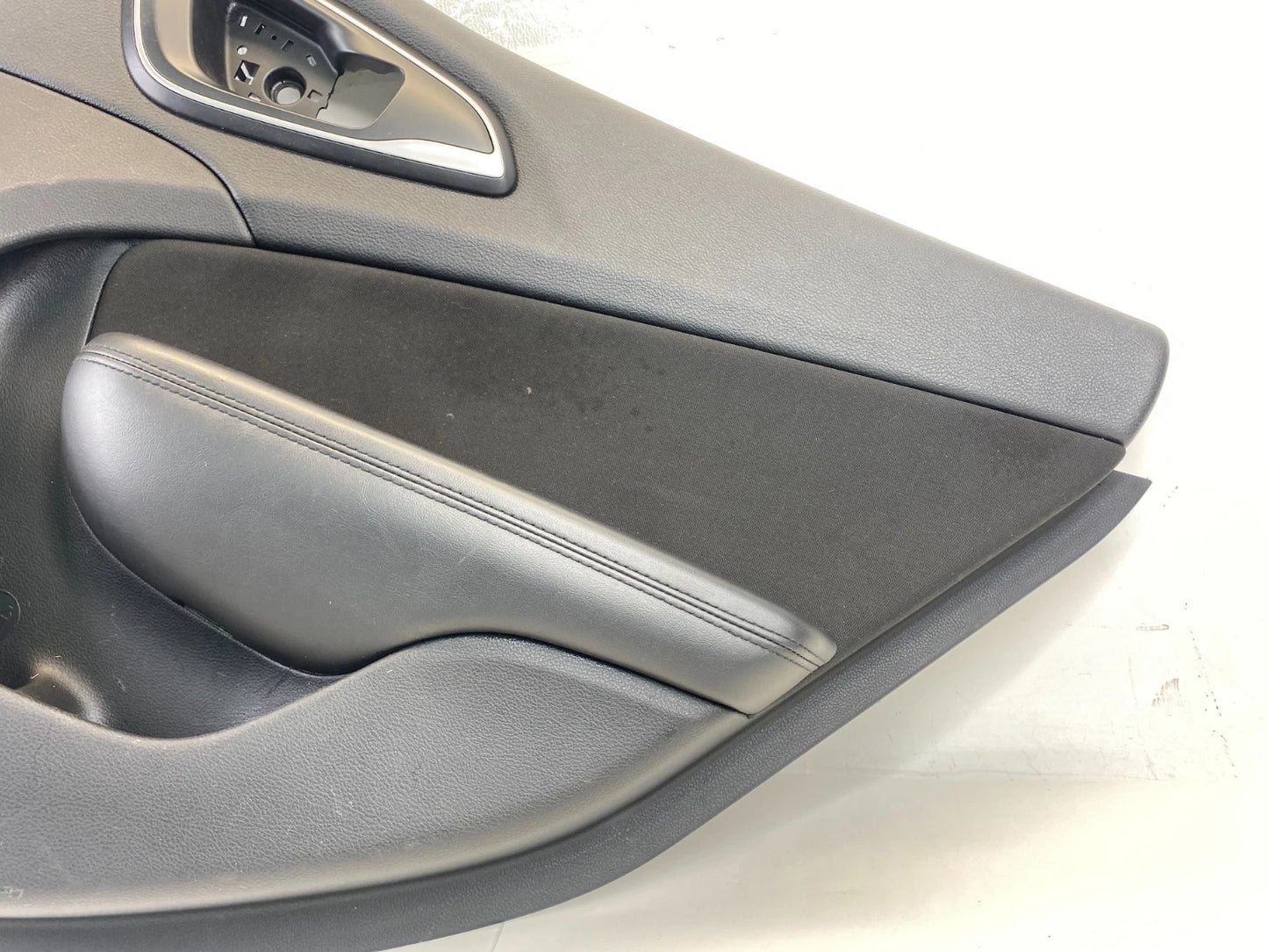 2015-2017 Chrysler 200 Rear Right Side Interior Door Panel Assembly 5MC32DX9AB