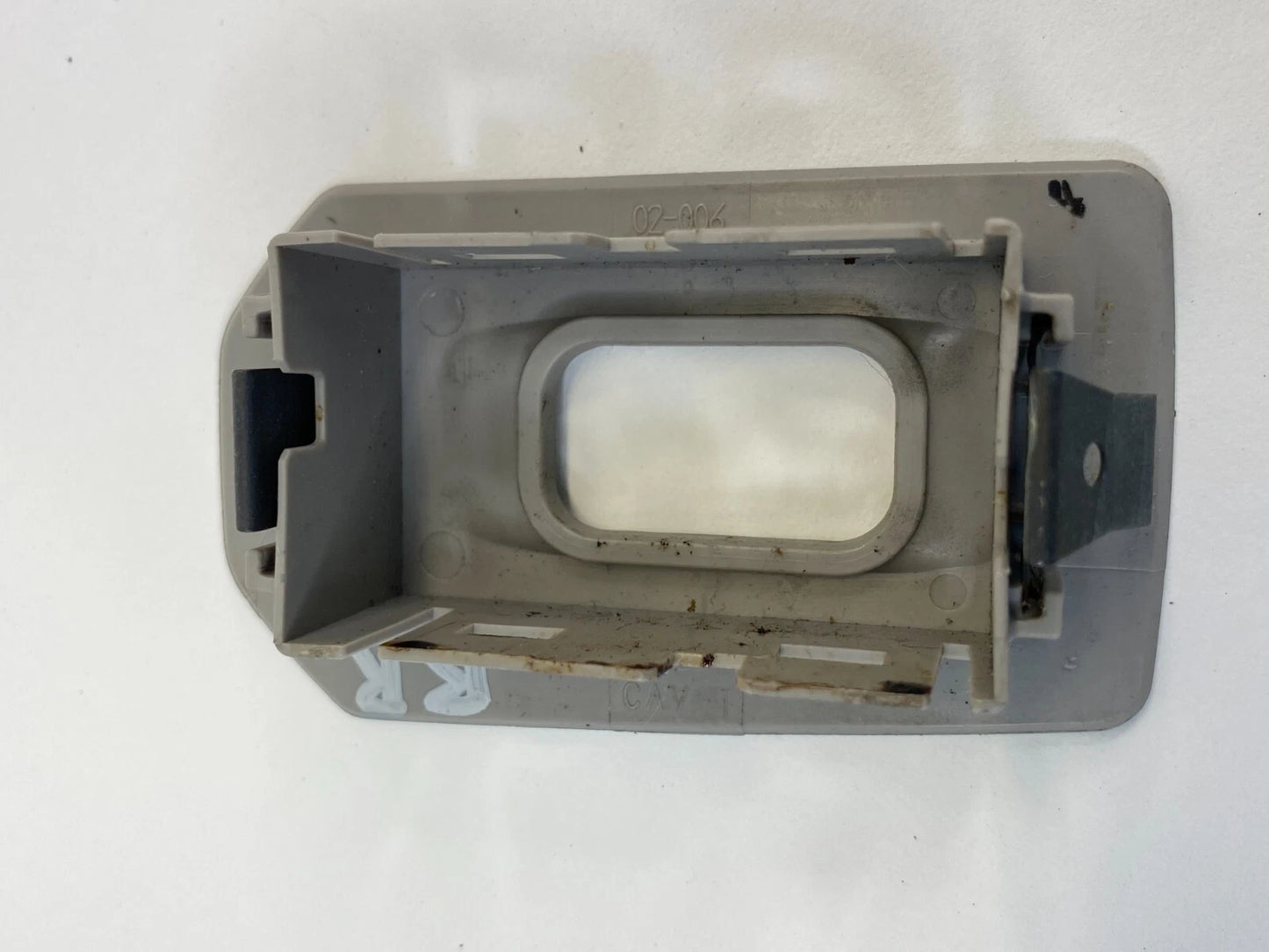 2004-2006 CADILLAC SRX REAR RIGHT SIDE WINDOW SWITCH COVER TRIM BEZEL 10301JL467