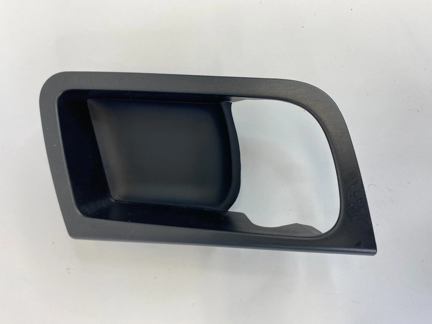 2014-2016 KIA OPTIMA SEDAN REAR RIGHT SIDE INTERIOR DOOR HANDLE TRIM BEZEL OEM