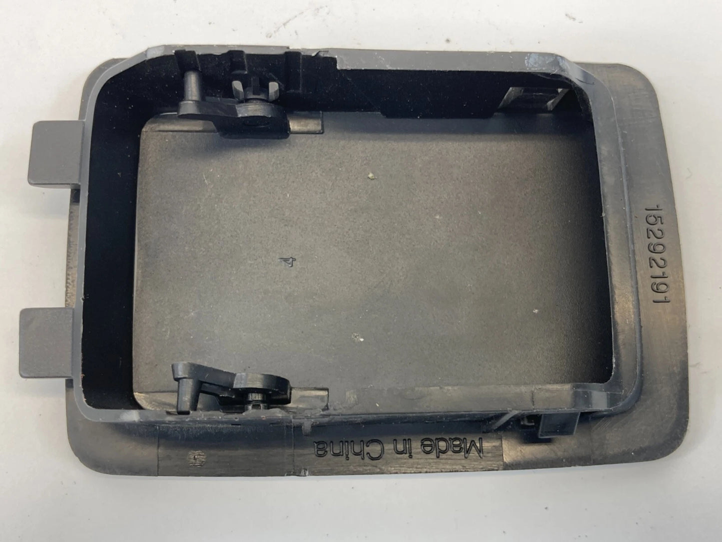 2008-2012 CHEVROLET MALIBU BACK SEAT CHILD SAFETY ANCHOR HOOK CAP COVER 15292191