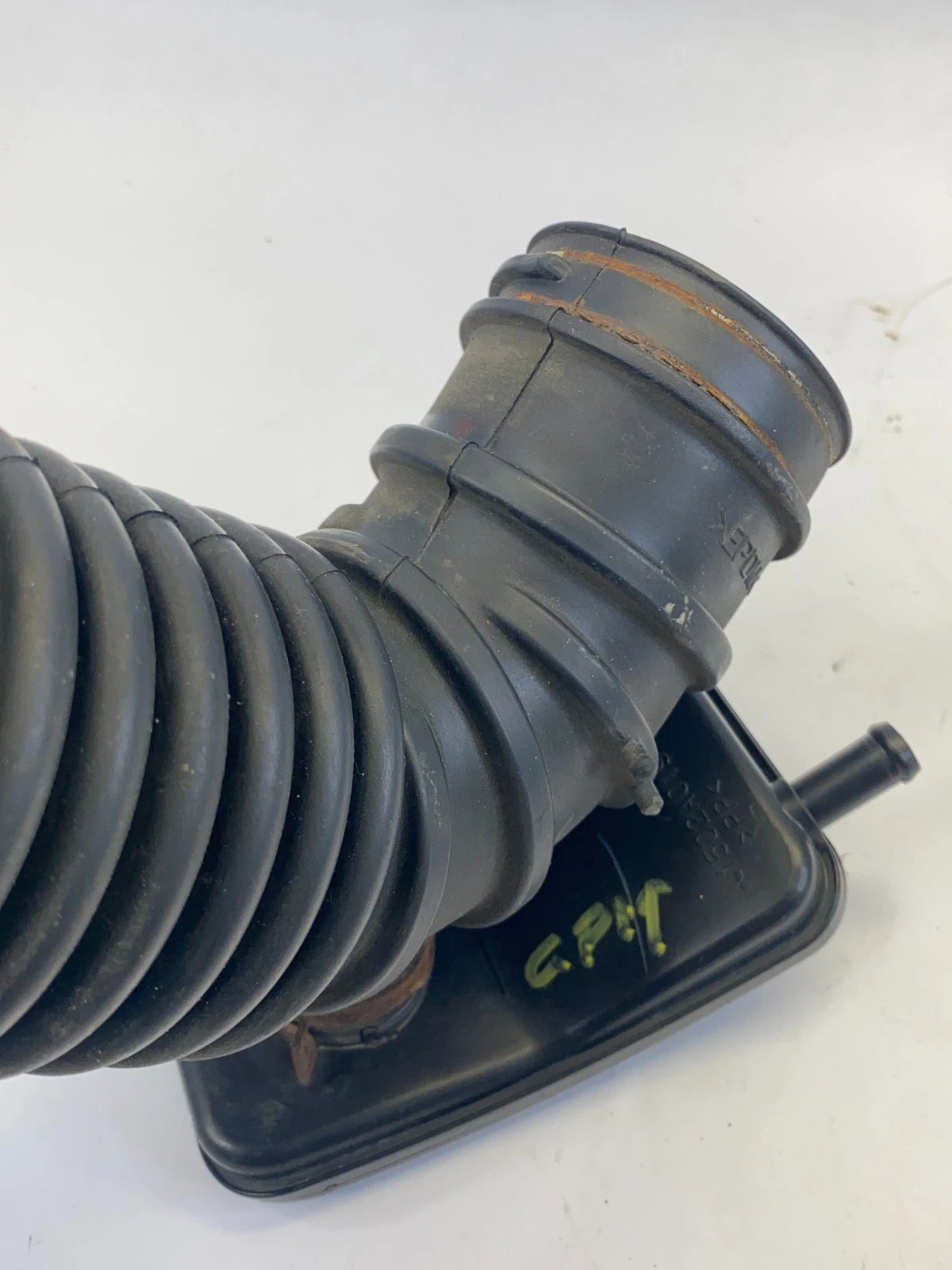 2008-2013 MITSUBISHI OUTLANDER AIR CLEANER RESONATOR HOSE DUCT PIPE 1505A630