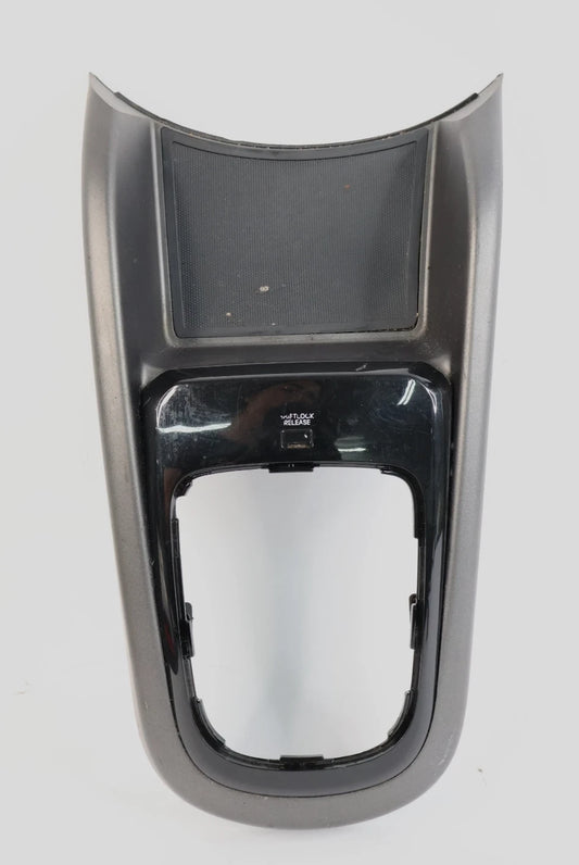 2012 2013 KIA SOUL CENTER CONSOLE SHIFT SHIFTER SURROUND BEZEL 84651-2KA01 OEM
