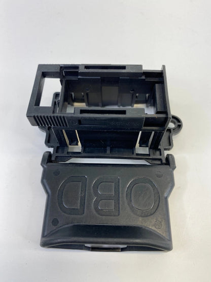 2012-2016 MERCEDES-BENZ E350 DIAGNOSTIC PLUG PORT UNDER COVER 202-540-23-73 OEM