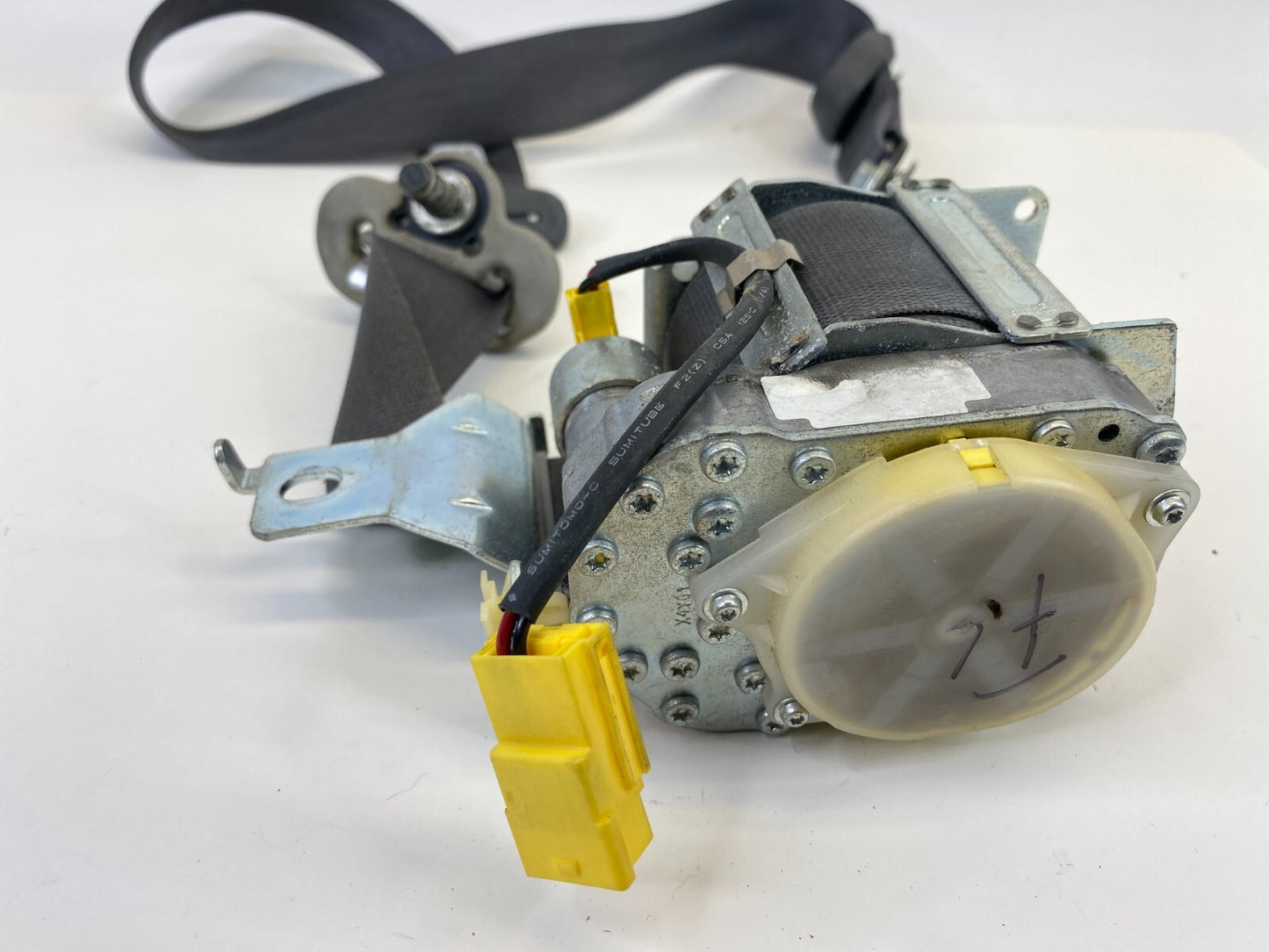 2004-2007 Honda Accord Sedan Front Left Driver Side Seat Belt Retractor LH OEM