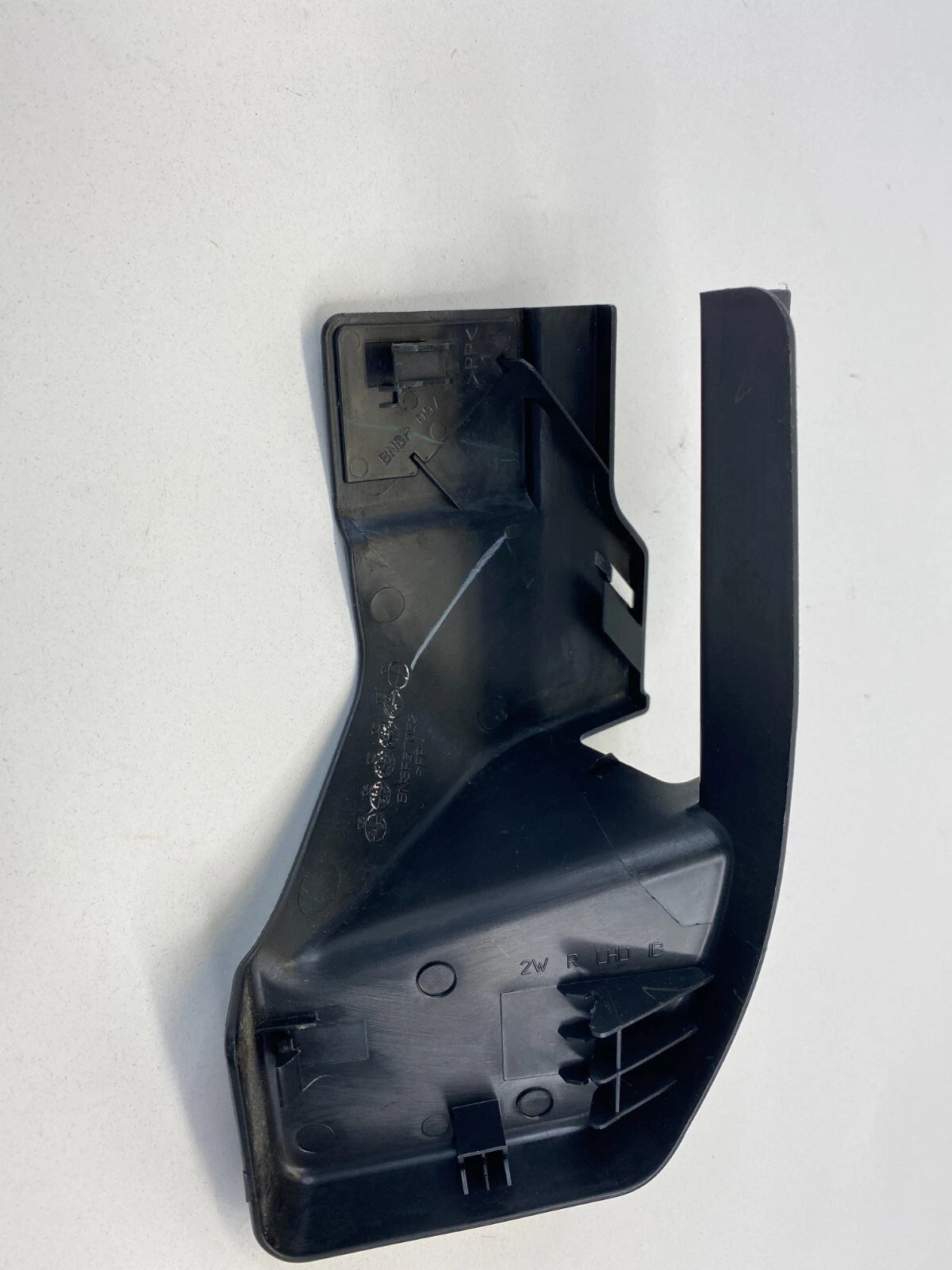 07-09 MAZDA 3 MAZDA3 SEDAN REAR RIGHT SIDE SEAT TRIM RAIL CAP COVER BN8P57052