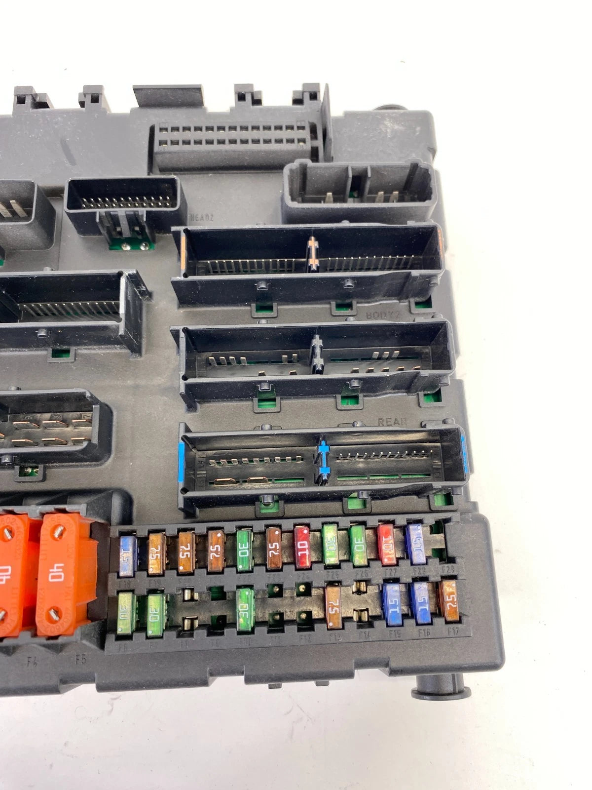 2003-2006 Saab 9-3 2.0L L4 Rear Trunk Power Distribution Fuse Box 12805846