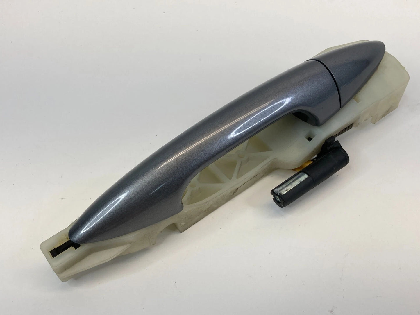 2012-2017 HYUNDAI ACCENT SEDAN REAR RIGHT SIDE EXTERIOR DOOR HANDLE ASSEMBLY OEM