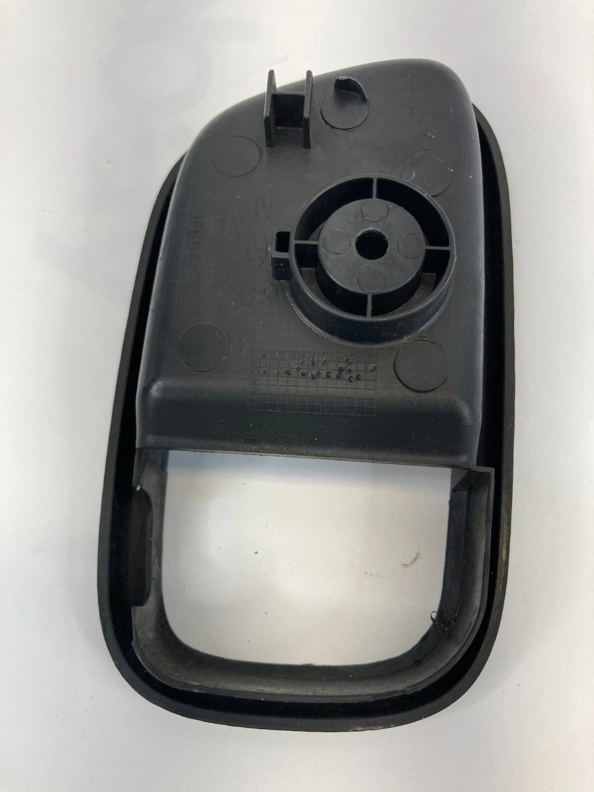 2006-2011 HYUNDAI ACCENT FRONT LEFT INTERIOR DOOR HANDLE COVER BEZEL TRIM