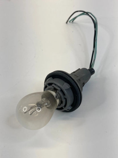 2000 2001 MAZDA MPV FRONT RIGHT HEADLIGHT TURN SIGNAL LAMP BULB SOCKET PIGTAIL