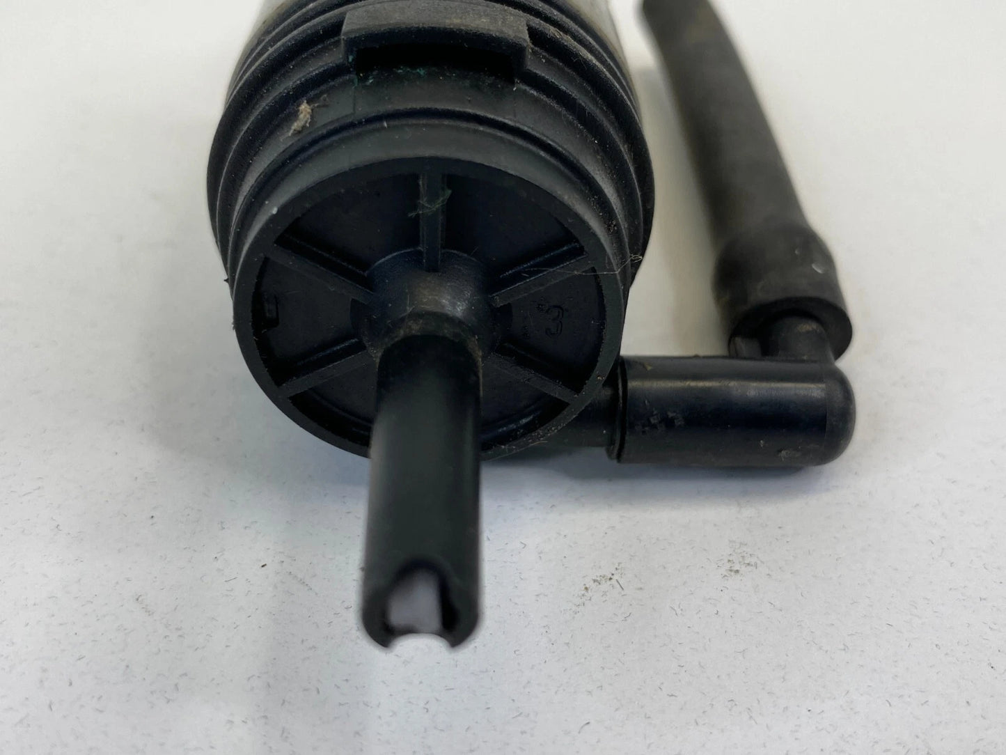 2004-2010 BMW X3 FRONT WINDSHIELD WASHER WASH PUMP 67126934159
