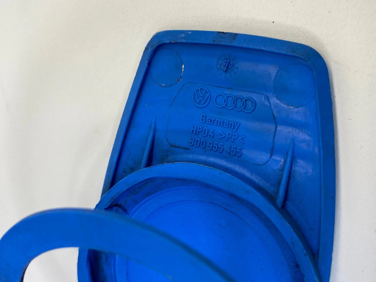 2007-2011 AUDI A6 QUATTRO WINDSHIELD WIPER FLUID RESERVOIR TANK CAP 8D0955455