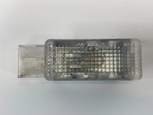 2006 VOLKSWAGEN GTI INTERIOR REAR TRUNK LUGGAGE LIGHT LAMP 6L0947415 OEM