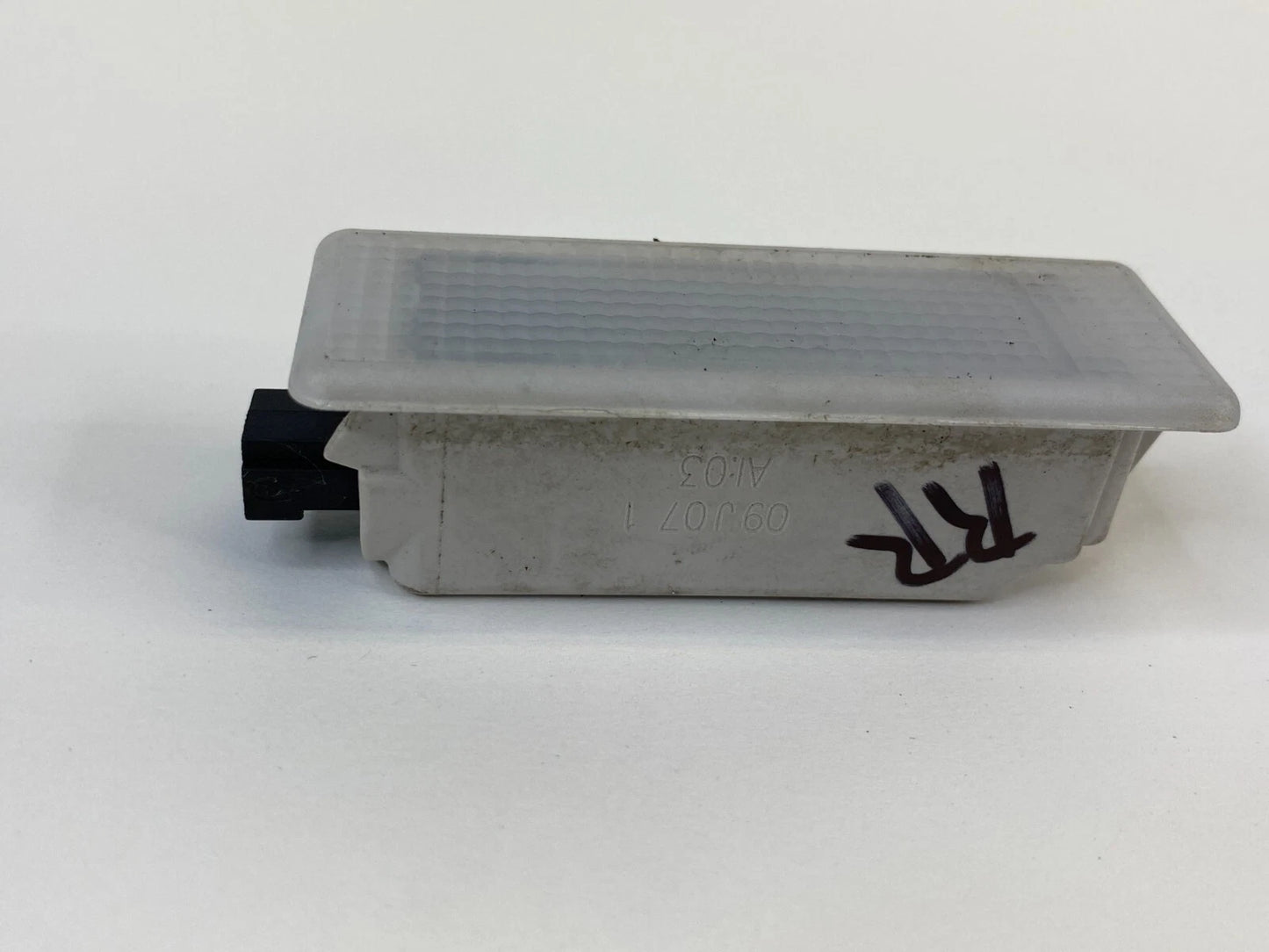 2006-2016 BMW 550I SEDAN INTERIOR REAR RIGHT DOOR COURTESY LIGHT LAMP 6972605