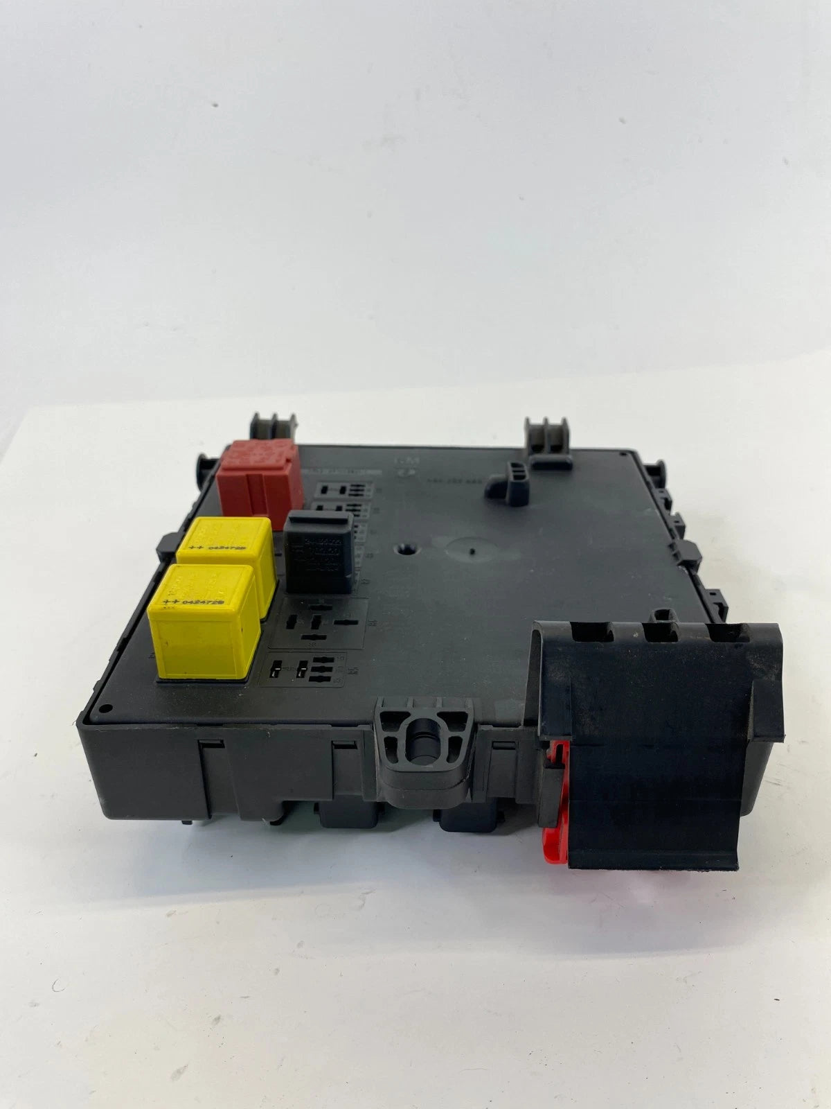 2003-2006 Saab 9-3 2.0L L4 Rear Trunk Power Distribution Fuse Box 12805846