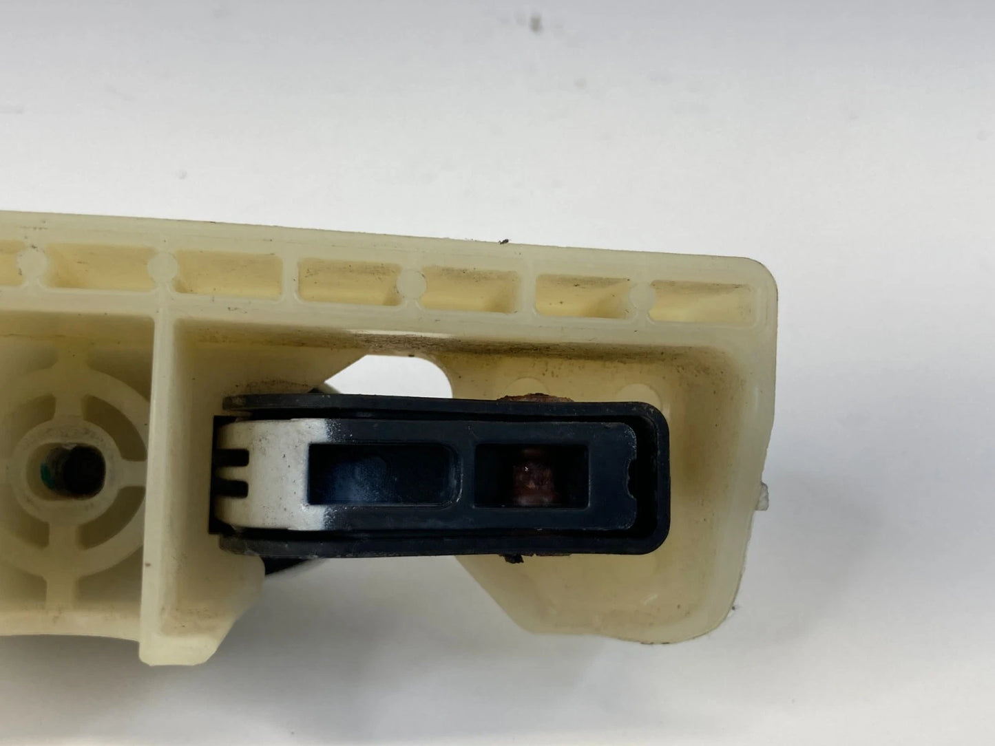2006-2011 HYUNDAI ACCENT HATCHBACK FRONT RIGHT SIDE EXTERIOR DOOR HANDLE ASSY