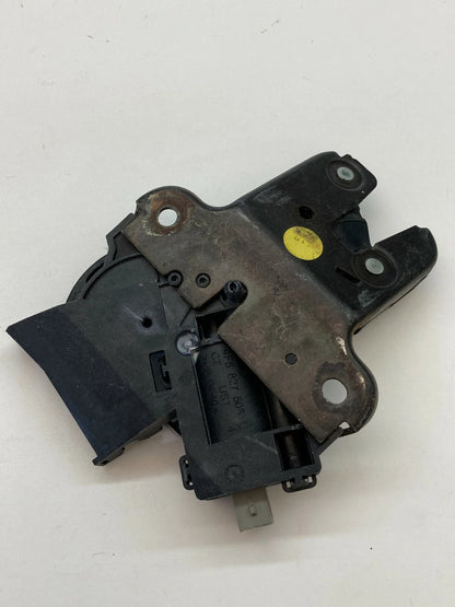 2006-2010 VOLKSWAGEN PASSAT SEDAN REAR TRUNK LID LOCK LATCH ACTUATOR 4F5827505