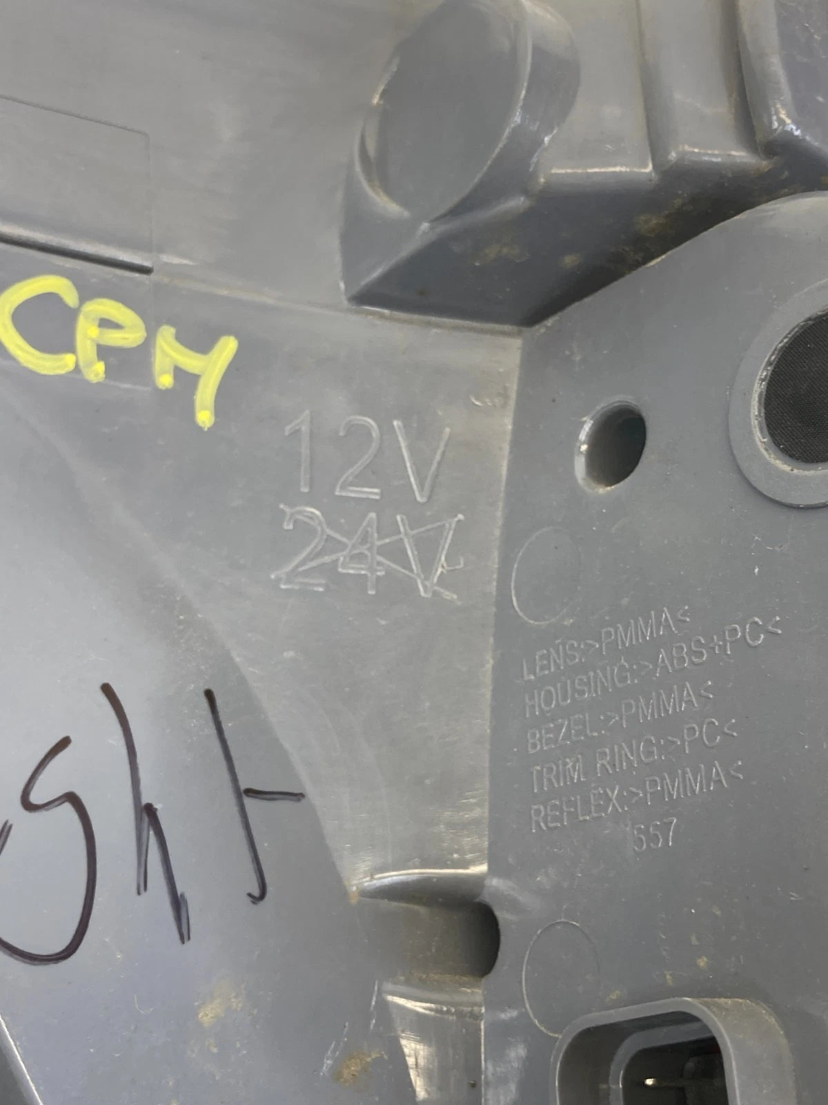 2007-2012 GMC ACADIA REAR RIGHT SIDE TAIL LIGHT OUTER TAILLIGHT LAMP OEM