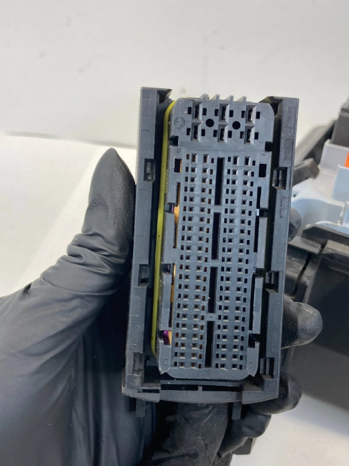 2012-2017 Fiat 500 A/T Engine Fuse Relay Box Fusebox Compartment w/ Terminal OEM