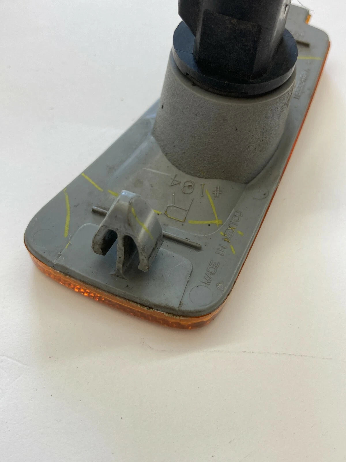2006-2011 CHEVROLET HHR BUMPER FRONT RIGHT SIDE MARKER LIGHT LAMP 16532496 OEM