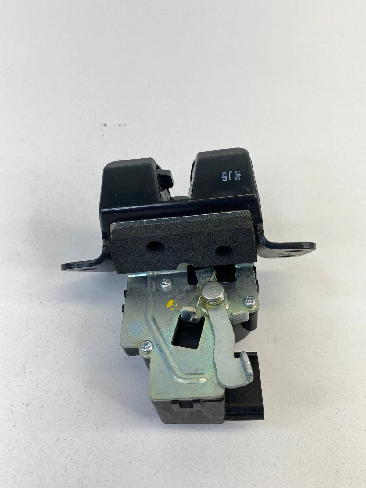 2013-2017 HYUNDAI TUCSON REAR TRUNK TAILGATE LOCK LATCH ACTUATOR ASSEMBLY OEM