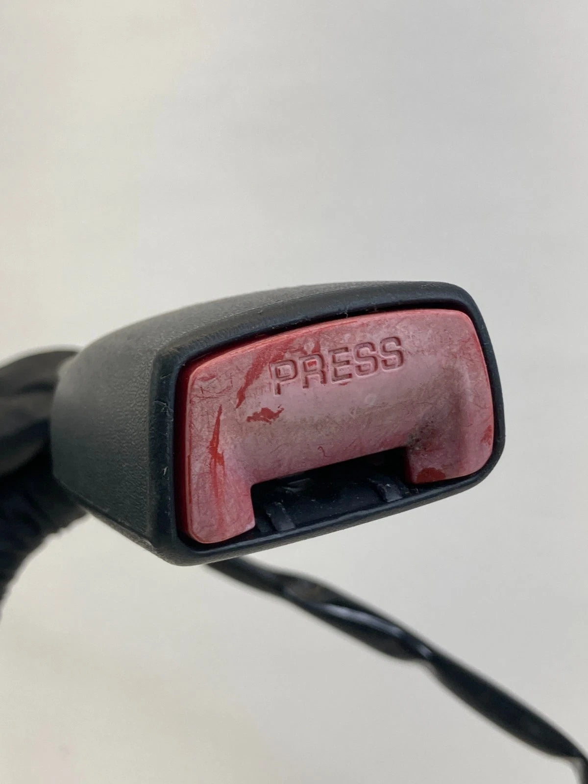 2009-2013 TOYOTA MATRIX FRONT RIGHT SIDE SEAT BELT BUCKLE ASSEMBLY