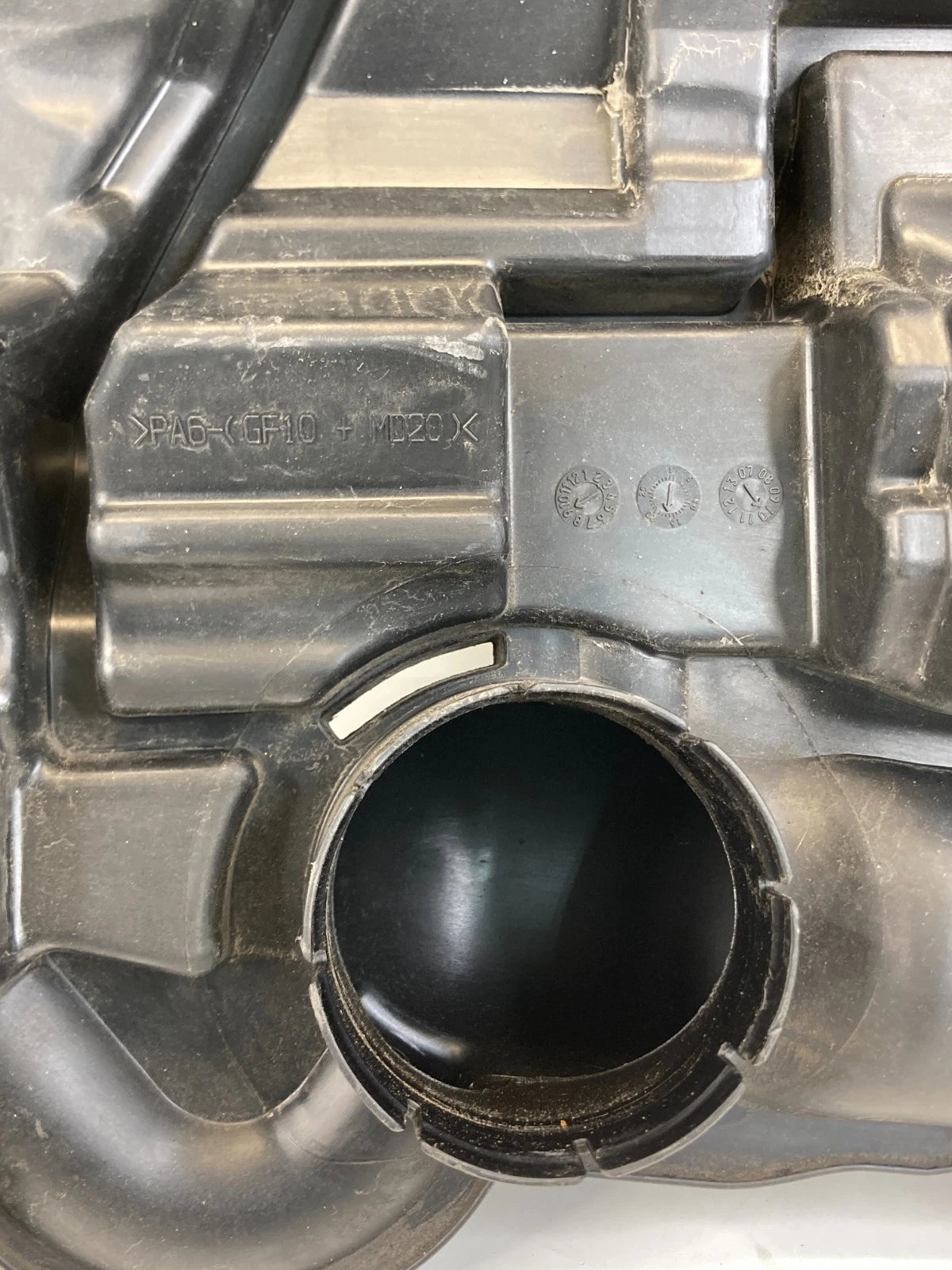 2008-2012 CHEVROLET MALIBU 2.4L AIR CLEANER ENGINE COVER RESONATOR 25842350 OEM