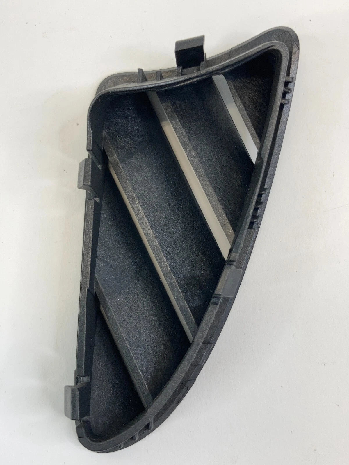2009-2017 VOLKSWAGEN TIGUAN FRONT RIGHT SIDE DASH UPPER DEFROST AIR VENT GRILLE