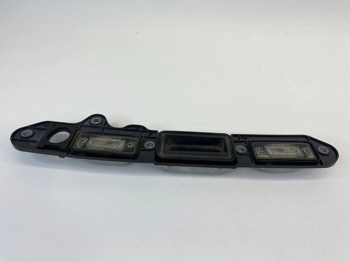 2007-2010 VOLKSWAGEN PASSAT SEDAN REAR TAILGATE LICENSE PLATE LIGHT LAMP OEM