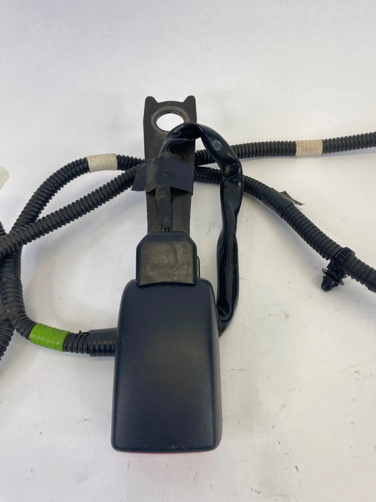 2006-2008 LEXUS IS250 SEAT BELT BUCKLE FRONT PASSENGER RIGHT OEM FACTORY E034501
