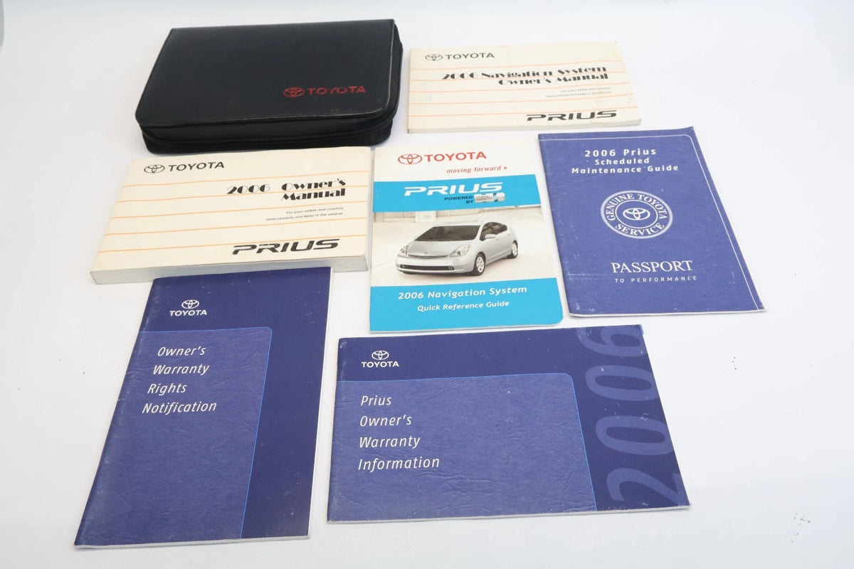 2006 TOYOTA PRIUS OWNERS MANUAL NAVIGATION SYSTEM MAINTENANCE GUIDE SET W/ CASE