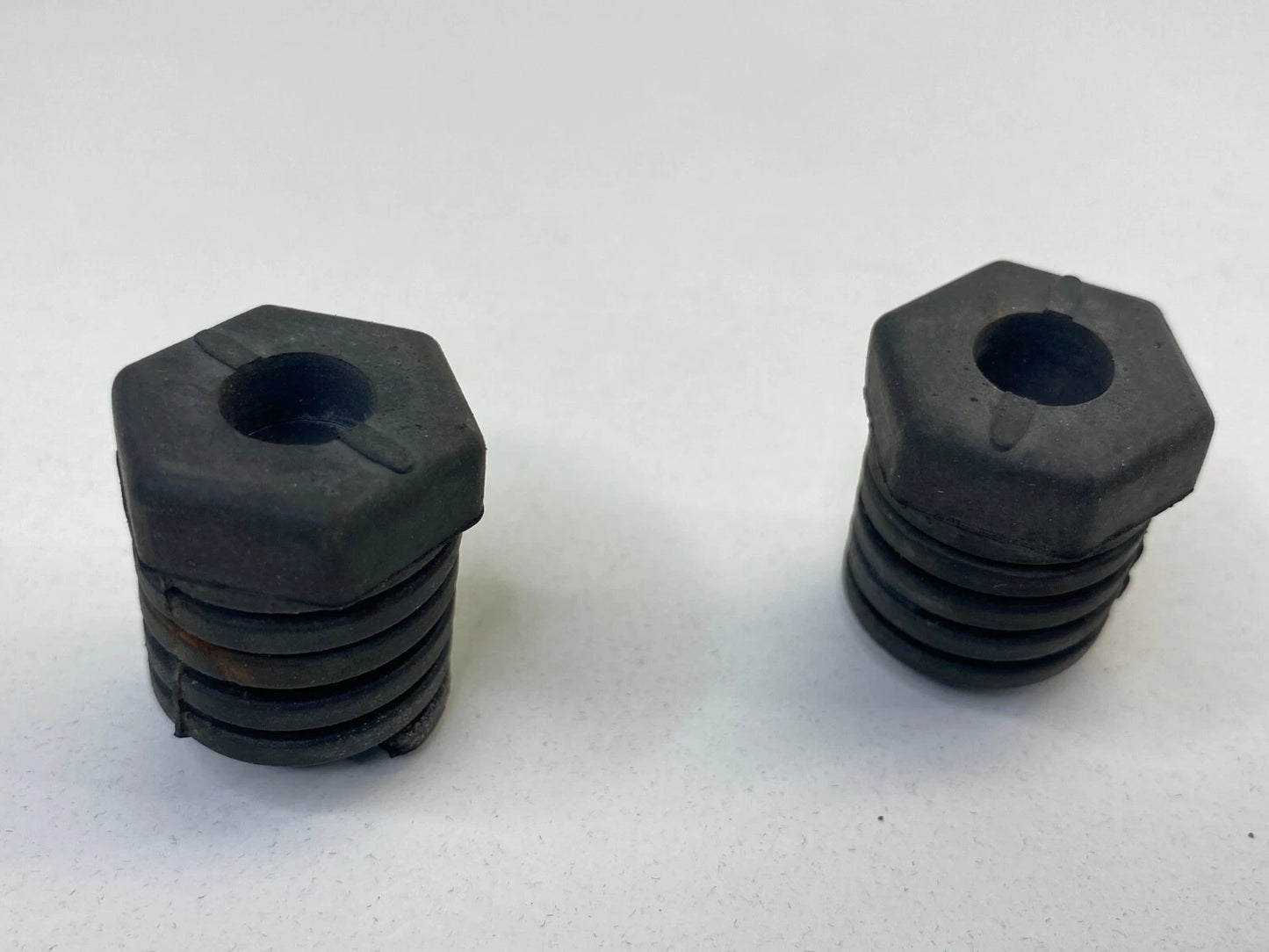 04-08 CHEVROLET AVEO LS FRONT HOOD ADJUSTMENT RUBBER BUMPER STOP SET PAIR OEM