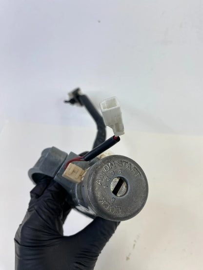 2000-2004 NISSAN XTERRA IGNITION SWITCH LOCK CYLINDER W/ KEY OEM