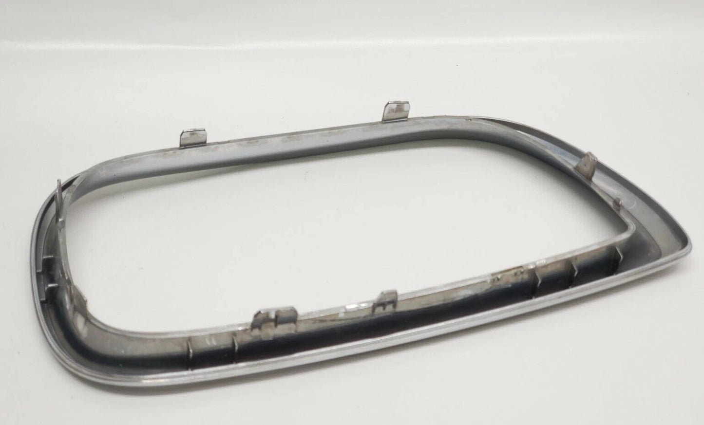 2002-2005 BMW 325I FRONT LEFT SIDE GRILL GRILLE BEZEL TRIM CHROME 51137030549