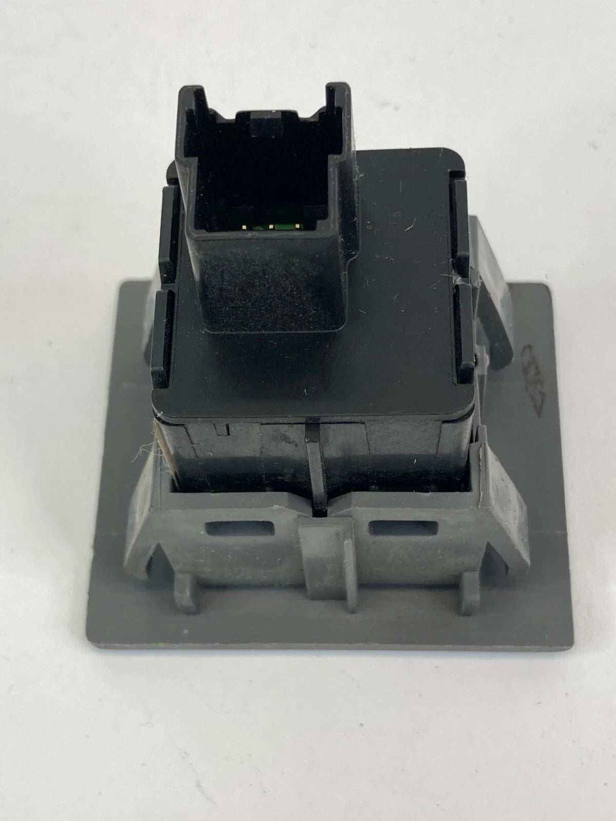 08-10 CHRYSLER TOWN & COUNTRY POWER INVERTER SWITCH WITH TRIM OEM L0110163A03