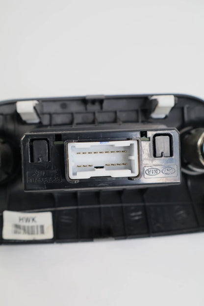 10-13 KIA SOUL DASH USB AUX MEDIA PORT DUAL 12V POWER OUTLET ASSEMBLY 847462K200