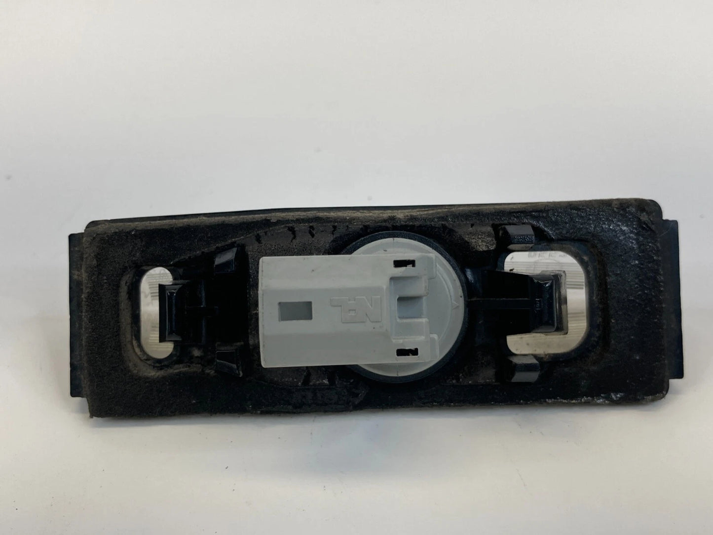 2002-2011 TOYOTA CAMRY REAR TRUNK LID LEFT OR RIGHT LICENSE PLATE LIGHT LAMP OEM