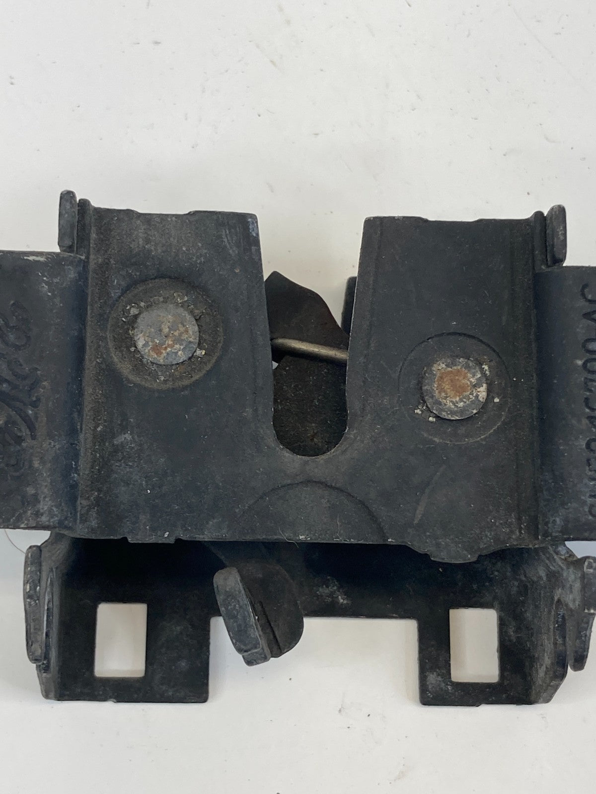 2008-2012 Land Rover LR2 Front Hood Lock Latch Release Actuator OEM