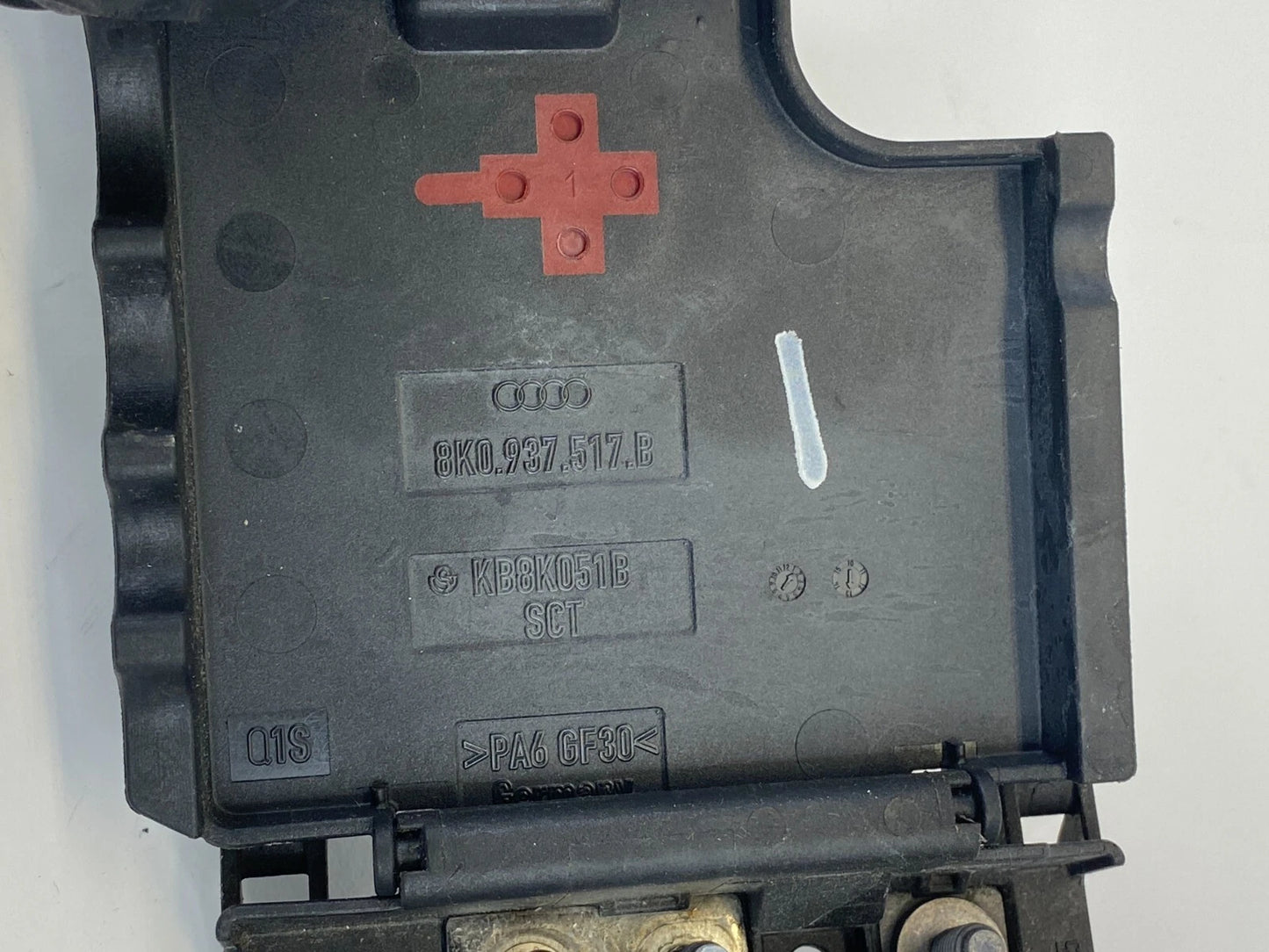 2013 2014 2015 2016 AUDI A4 QUATTRO BATTERY TERMINAL JUNCTION BOX 8K0-937-517
