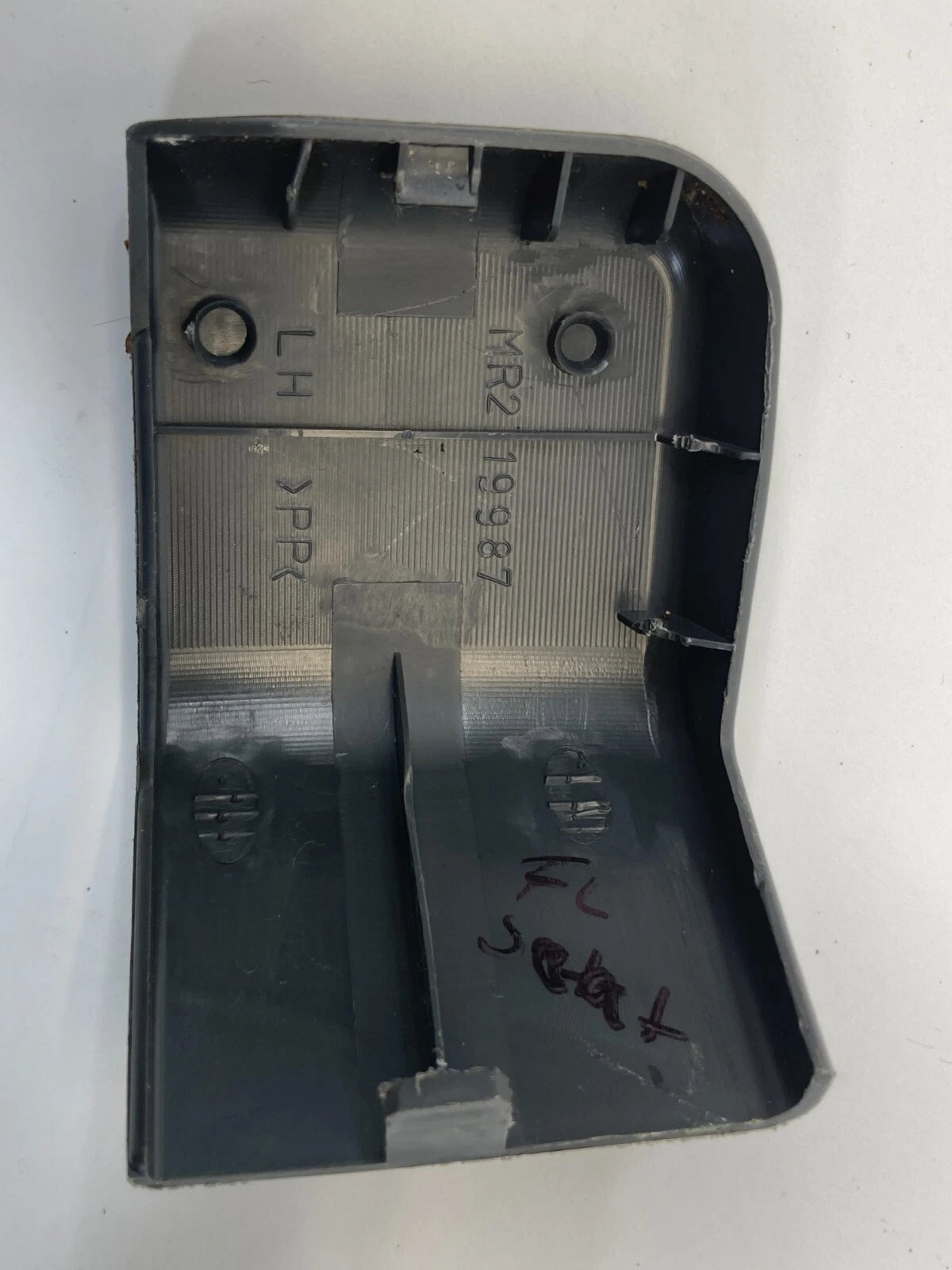 97-04 MITSUBISHI MONTERO SPORT FRONT DRIVER SEAT FRONT LEFT SIDE TRACK END COVER