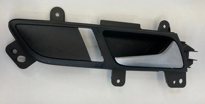 2012-2015 VOLKSWAGEN PASSAT FRONT RIGHT SIDE INTERIOR DOOR HANDLE 561837114 OEM