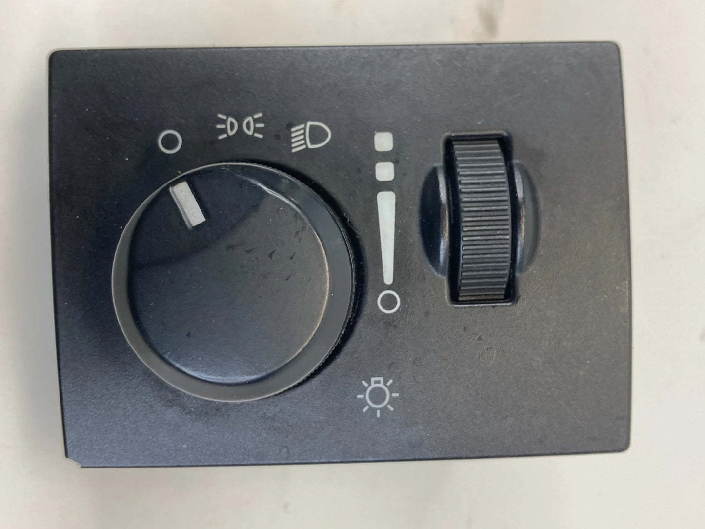 2006-2010 DODGE CHARGER 05-10 CHRYSLER 300 HEADLIGHT SWITCH DIMMER 68019567AE