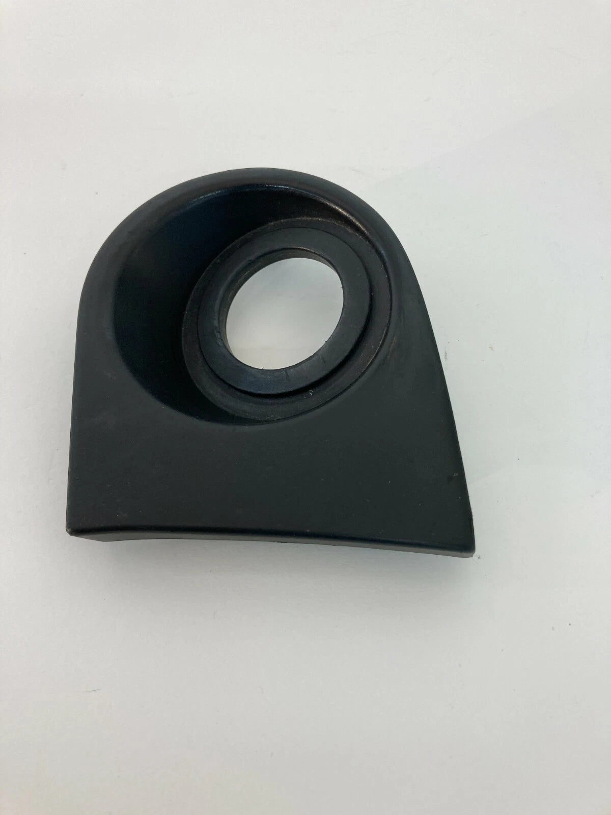 2008 HYUNDAI ENTOURAGE BLACK IGNITION KEY SWITCH COVER BEZEL TRIM 848404D000
