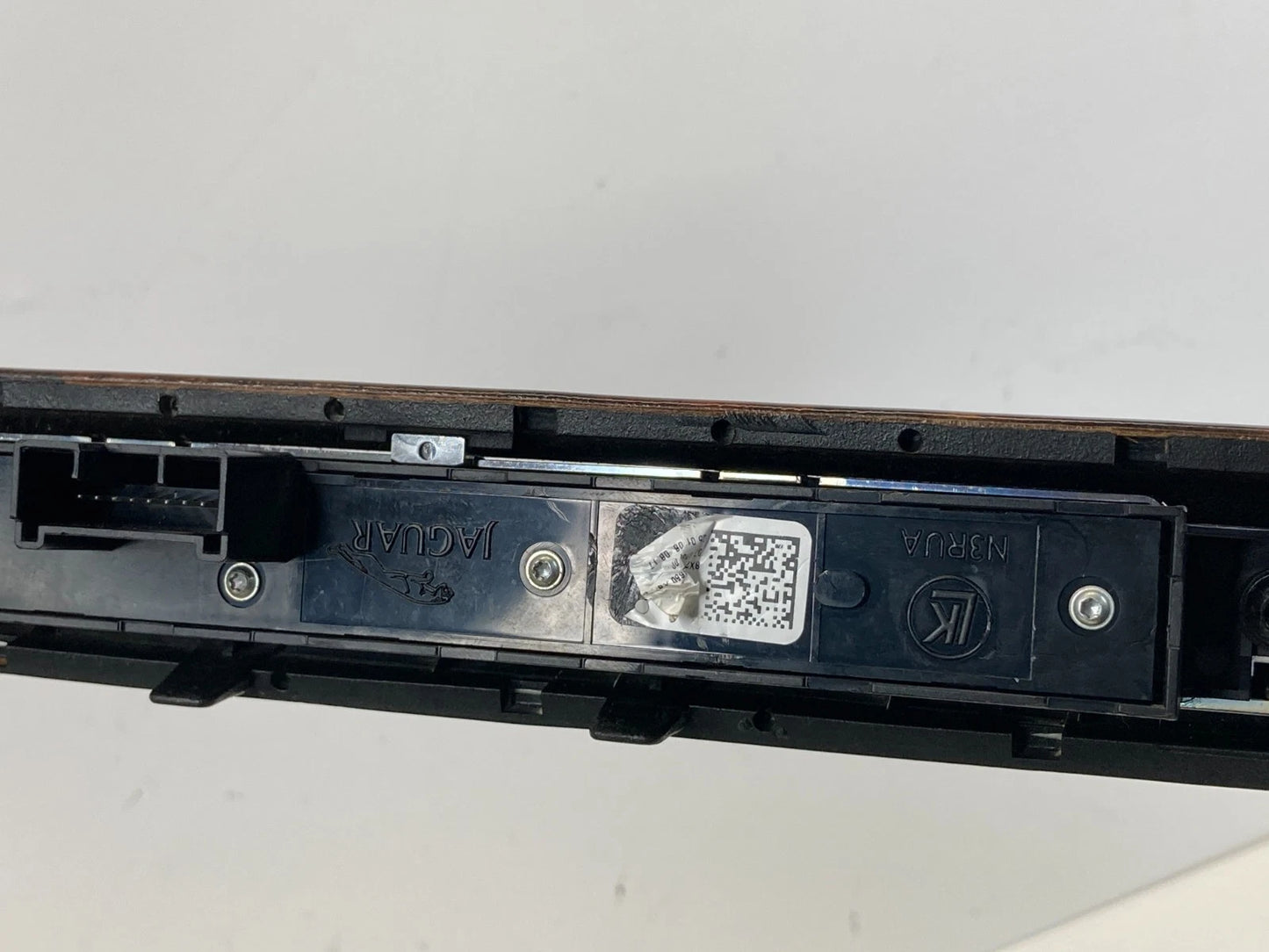 09-11 JAGUAR XF DASH HAZARD LIGHT LOCK CONTROL SWITCH W/ WOOD BEZEL BX23045K16AB
