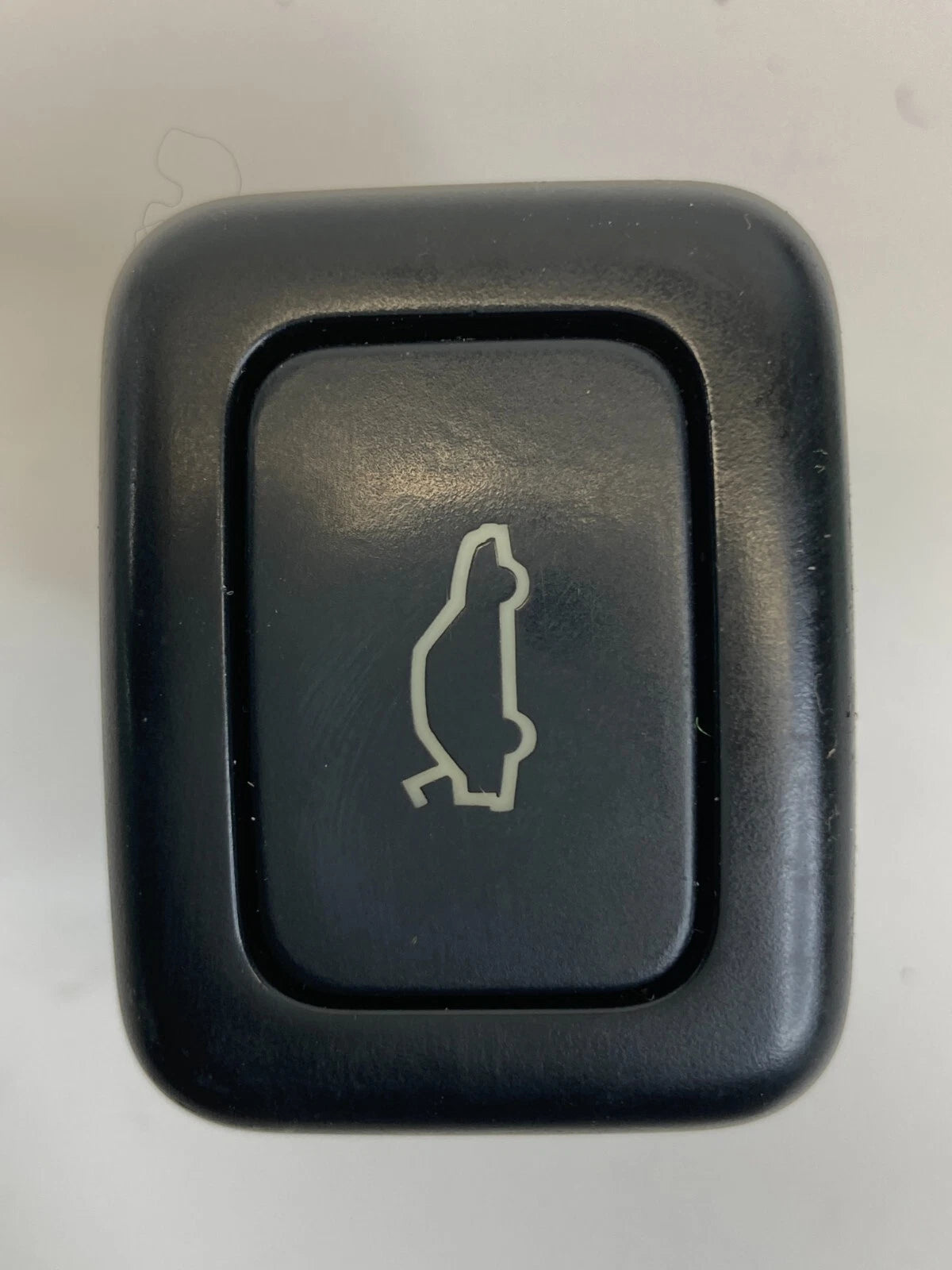 2003-2011 SAAB 9-3 93 SEDAN TRUNK LID LOCK OPEN RELEASE BUTTON SWITCH 12787917